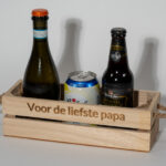 Bierflesjes in gepersonaliseerd bierkratje