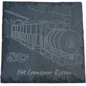 Gegraveerde tekening van trein op leisteen, Het Leemspoor Rijssen
