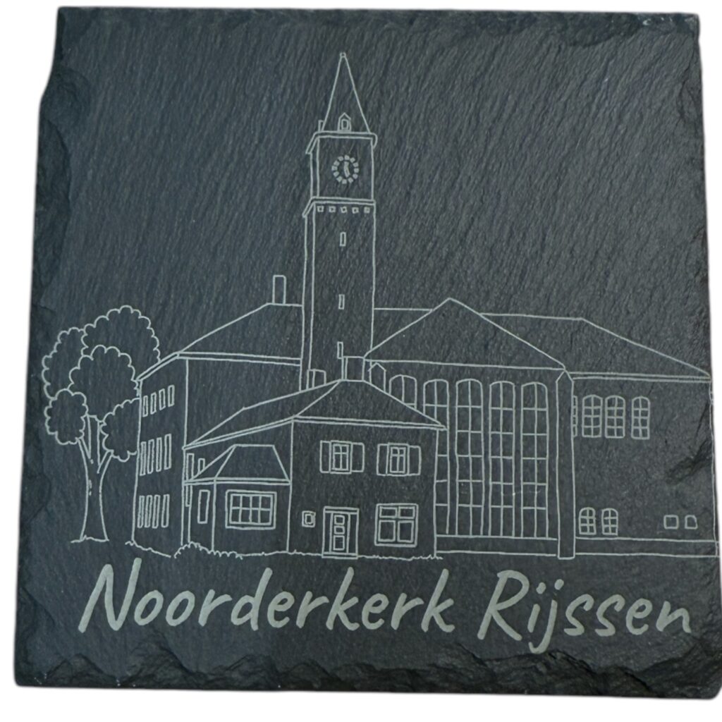 Gravure van Noorderkerk Rijssen op leisteen