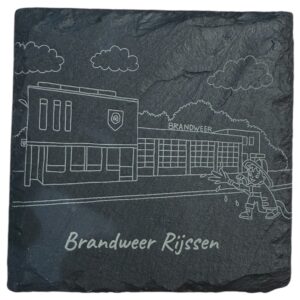 Geëtste illustratie van brandweerkazerne en brandweerman in Rijssen